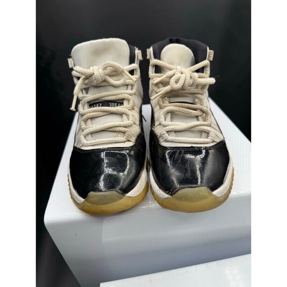Nike Air Jordan Retro 11s - Black and White - Size 8M main image 11